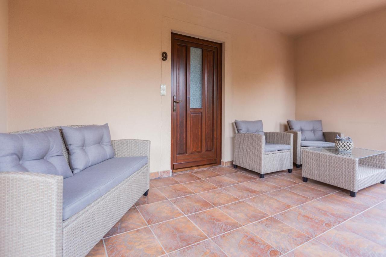 Vegvar Spa Apartman Дьюла Экстерьер фото