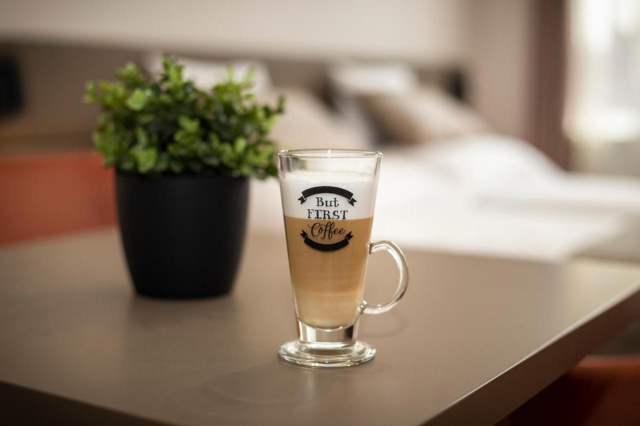 Vegvar Spa Apartman Дьюла Экстерьер фото
