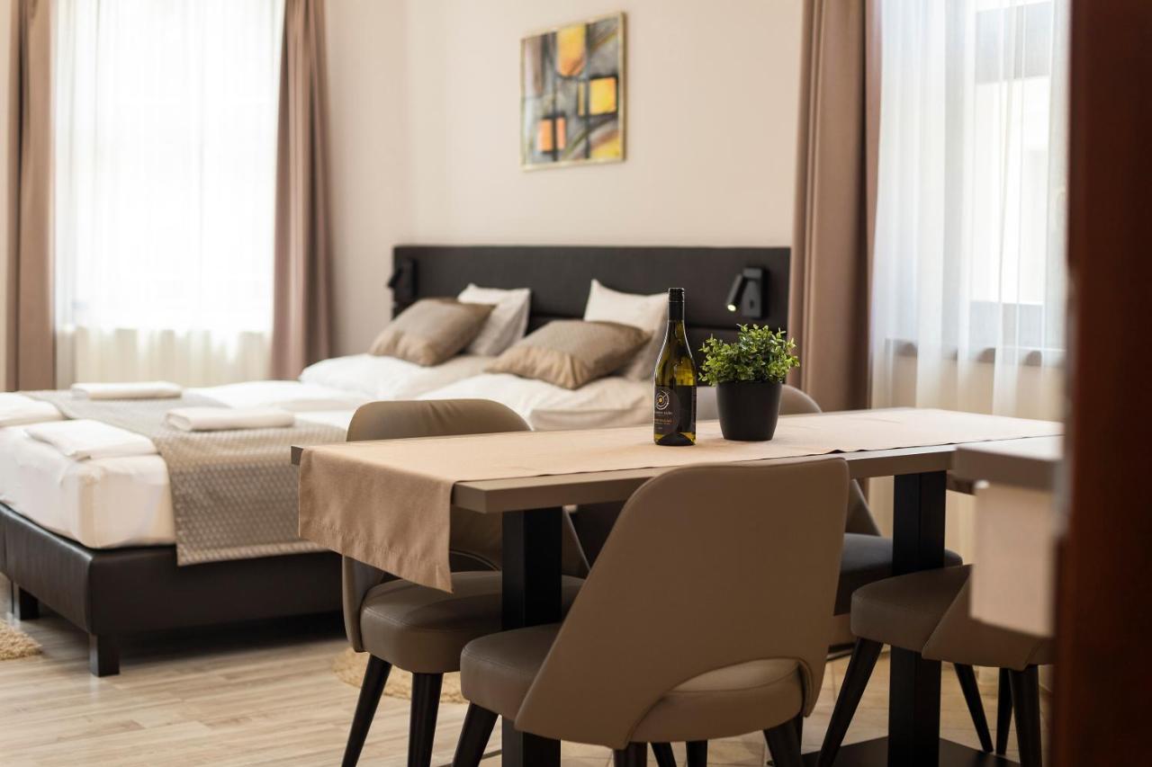 Vegvar Spa Apartman Дьюла Экстерьер фото
